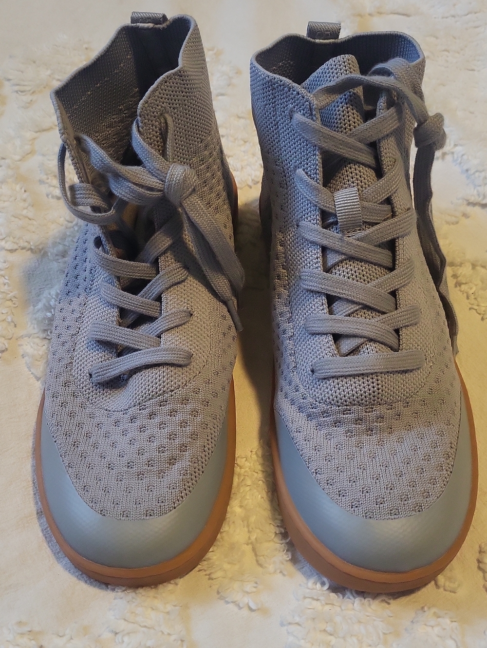 Suavs Light Gray Knit High-Top Sneakers with Gum Sole Wo's 9 NWOT